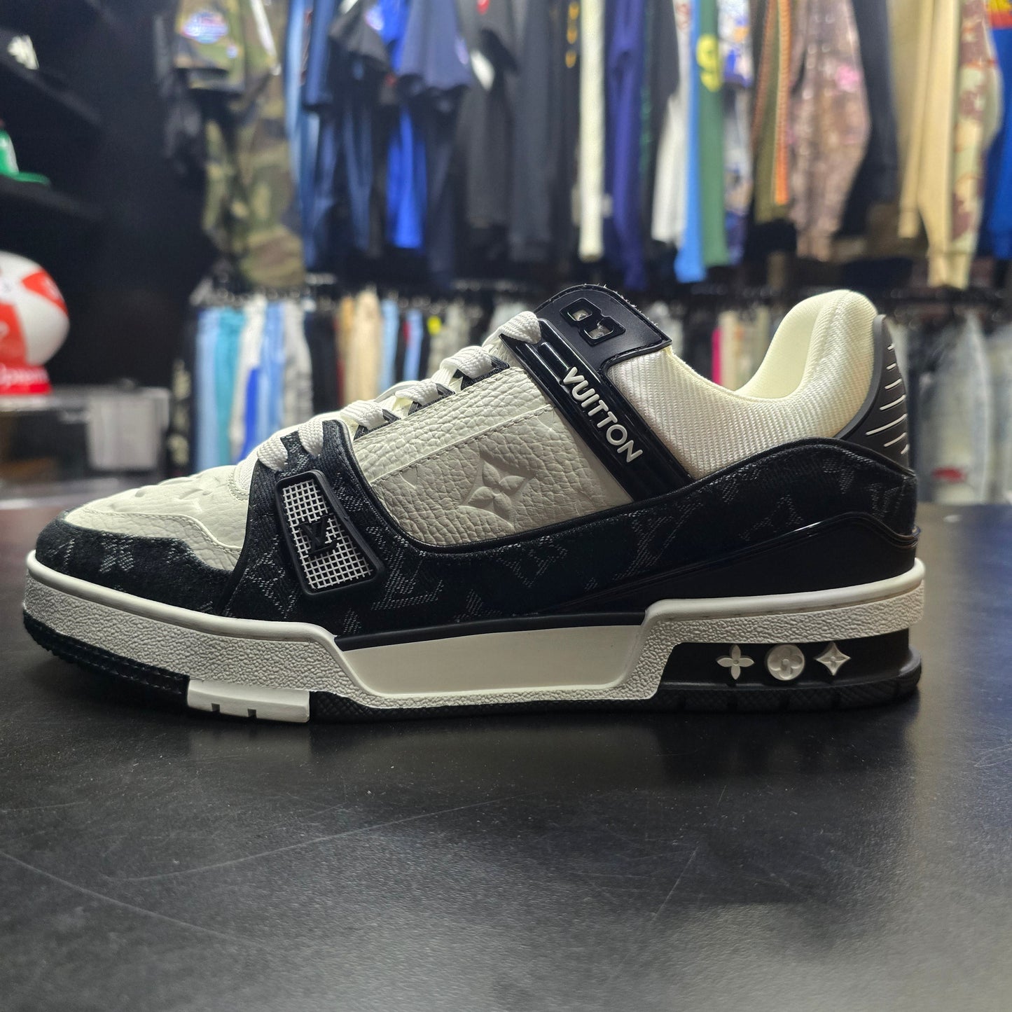 Louis Vuitton Arch Light Black Sneaker qckPR