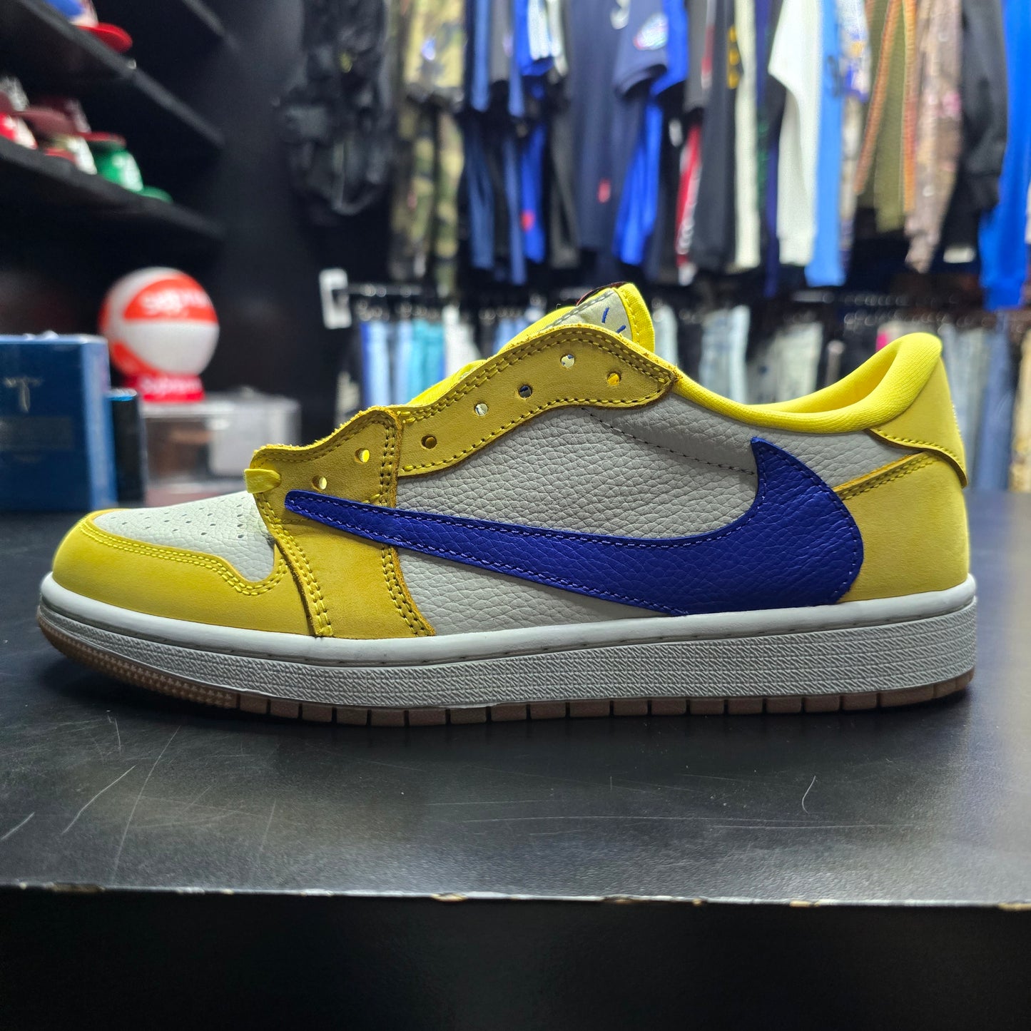 Travis Scott × Air Jordan 1 Retro Low Canary