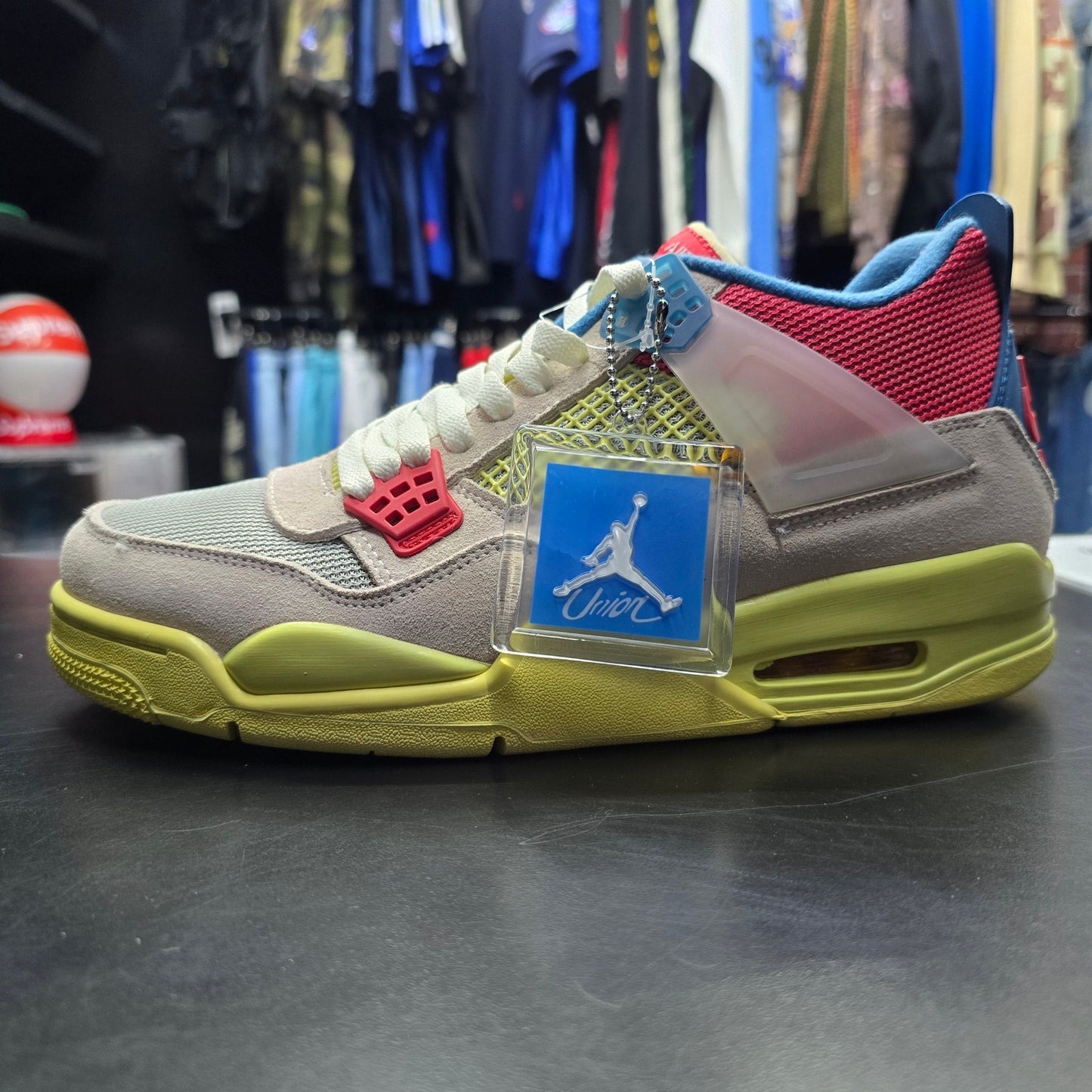 Jordan 4 Retro × Union LA Guava Ice qckPR