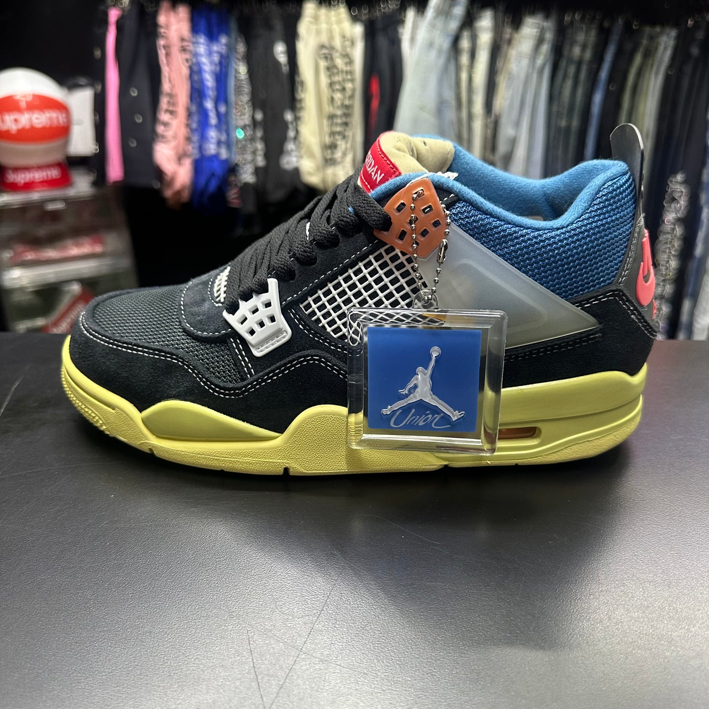 Retro4 Union LA Noir