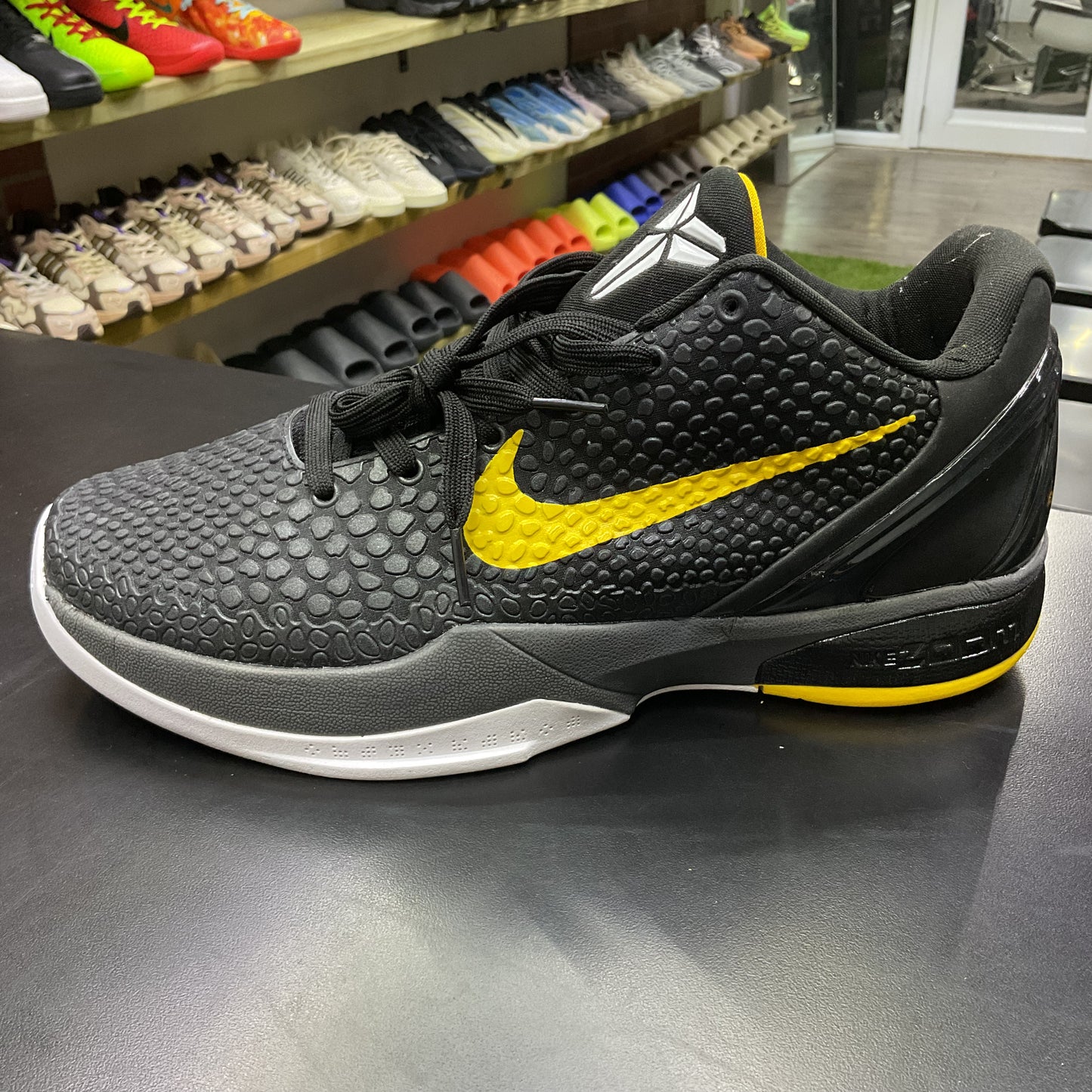 Kobe Venommenon Black